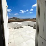 Quiet 3-bedroom Sea View House With Shared Pool بيت للعطل Mármara