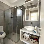 Quiet 3-bedroom Sea View House With Shared Pool Mármara