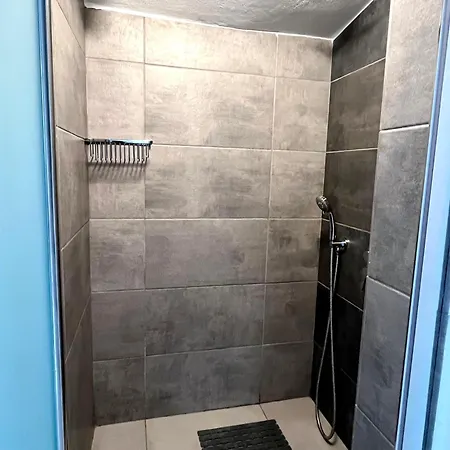 Quiet 3-bedroom Sea View House With Shared Pool Holiday home