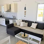 Quiet 3-bedroom Sea View House With Shared Pool Hébergement de vacances