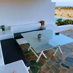 Hébergement de vacances Quiet 3-bedroom Sea View House With Shared Pool *