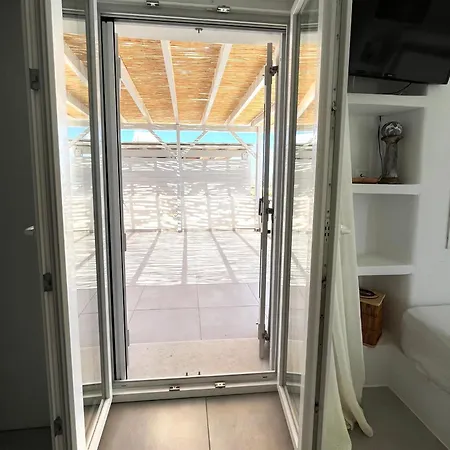 Quiet 3-bedroom Sea View House With Shared Pool