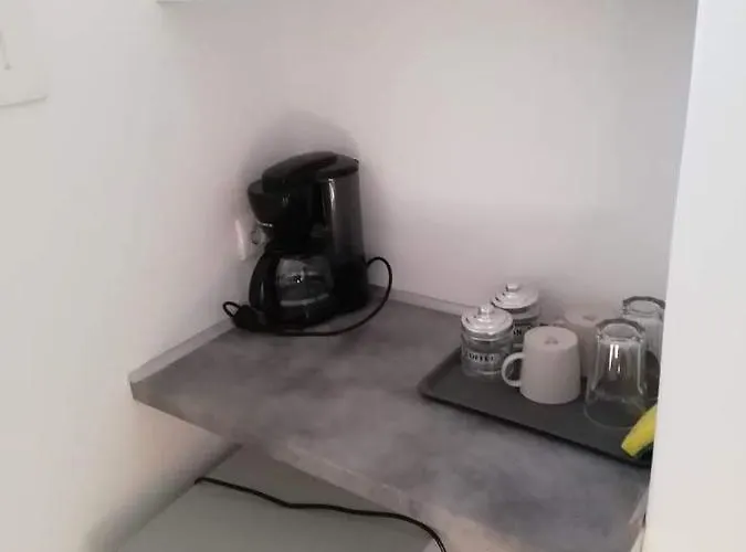 Quiet 3-bedroom Sea View House With Shared Pool Vakantiehuis