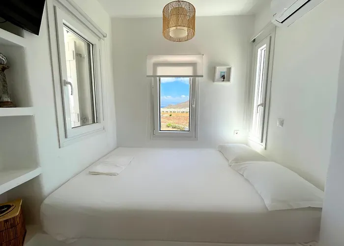Ferienhaus Quiet 3-bedroom Sea View House With Shared Pool *