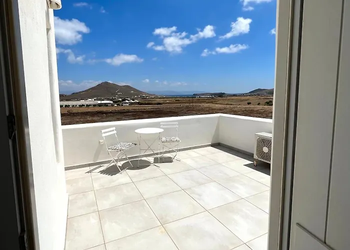 Quiet 3-bedroom Sea View House With Shared Pool Vakantiehuis Mármara