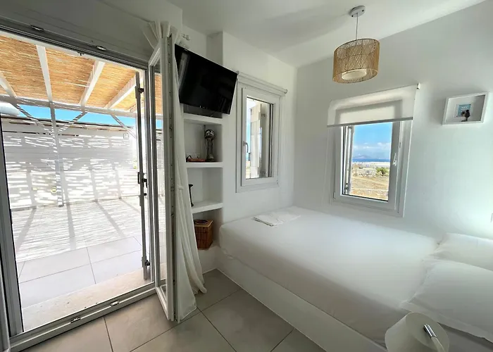 Vakantiehuis Quiet 3-bedroom Sea View House With Shared Pool *