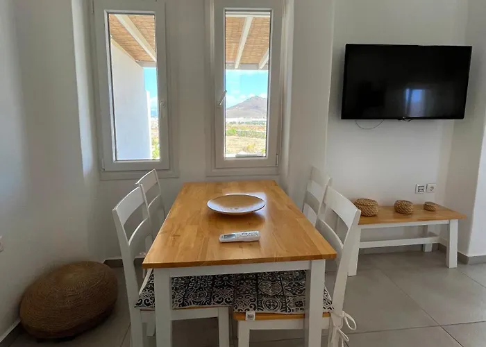 Quiet 3-bedroom Sea View House With Shared Pool Ferienhaus Mármara