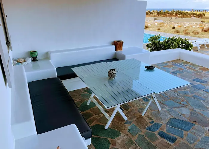 Ferienhaus Quiet 3-bedroom Sea View House With Shared Pool *